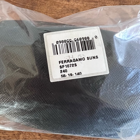 NWT FERRAGAMO 56mm Square Sunglasses - Picture 13 of 14